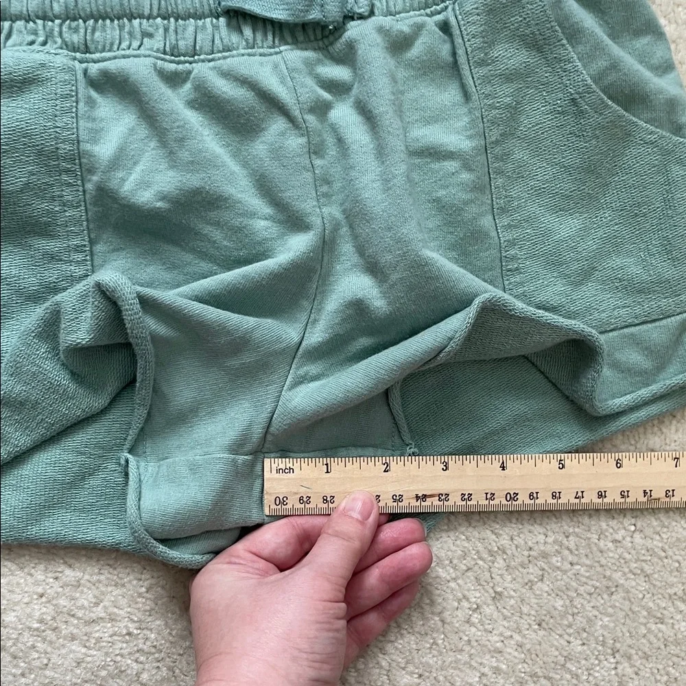 OshKosh B'gosh UEC Girls Sz 10 Green Shorts Cotton elastic waist 2’ inseam